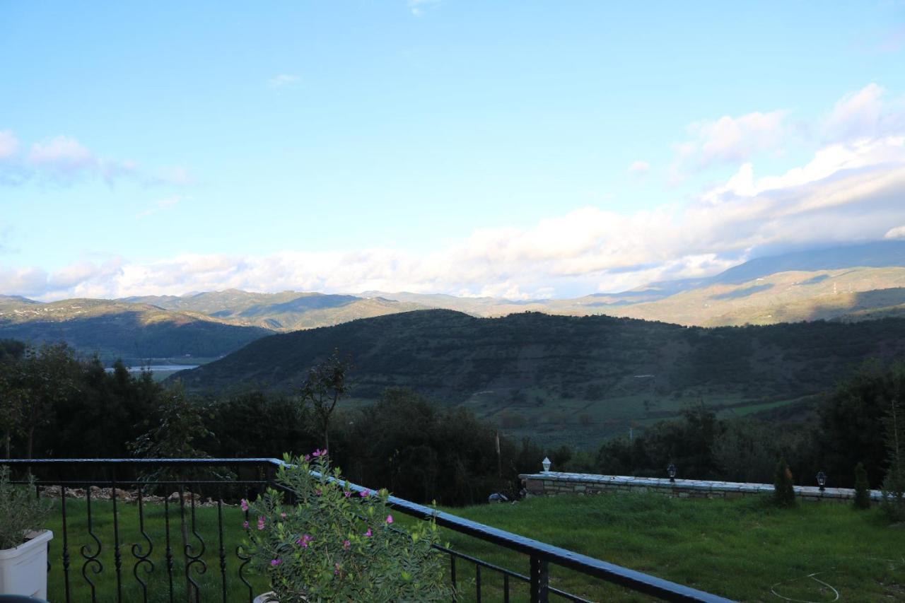 Готель Gle-Alb Agrotourism Tepelene Екстер'єр фото