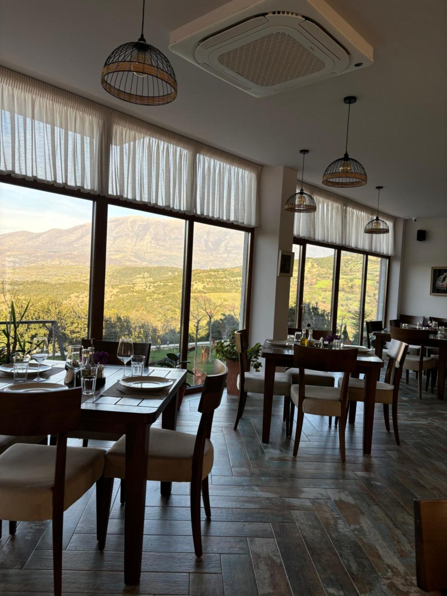 Готель Gle-Alb Agrotourism Tepelene Екстер'єр фото